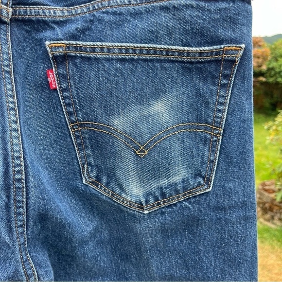 LEVI’S ~ Men’s 505 Jeans Medium Wash - Picture 8 of 8